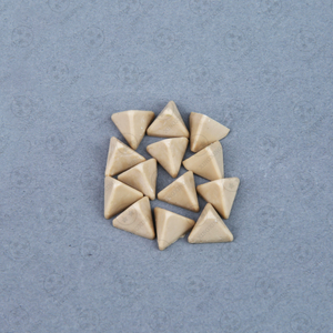 Resin polishing block - tetrahedron (natural color)